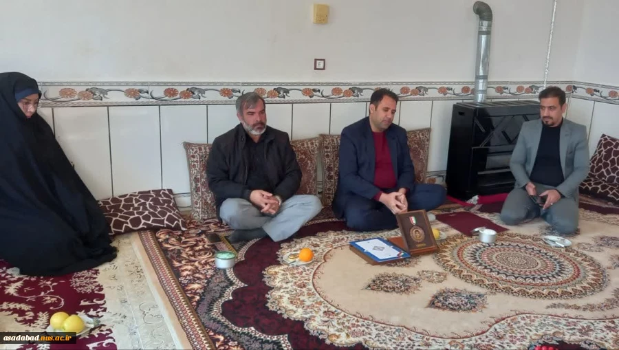 تجلیل و تکریم از مادر شهید ذبیح اله شیخ مهدی به مناسبت میلاد حضرت زهرا (س)
 2