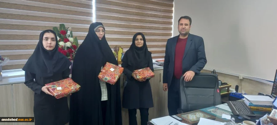 به مناسبت میلاد حضرت زهرا(س) انجام شد: تجلیل از کارکنان خانم آموزشکده دختران اسدآباد 2