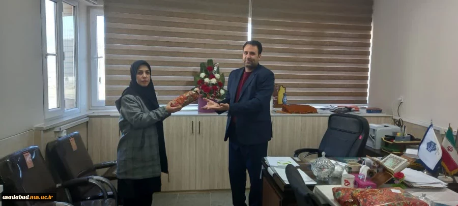 به مناسبت میلاد حضرت زهرا(س) انجام شد: تجلیل از کارکنان خانم آموزشکده دختران اسدآباد 2