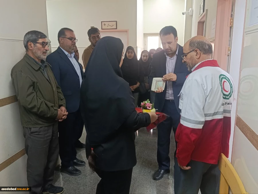 افتتاح کانون هلال احمر در دانشکده ملی مهارت دختران اسدآباد با حضور مسئولان استانی و شهرستانی 4
